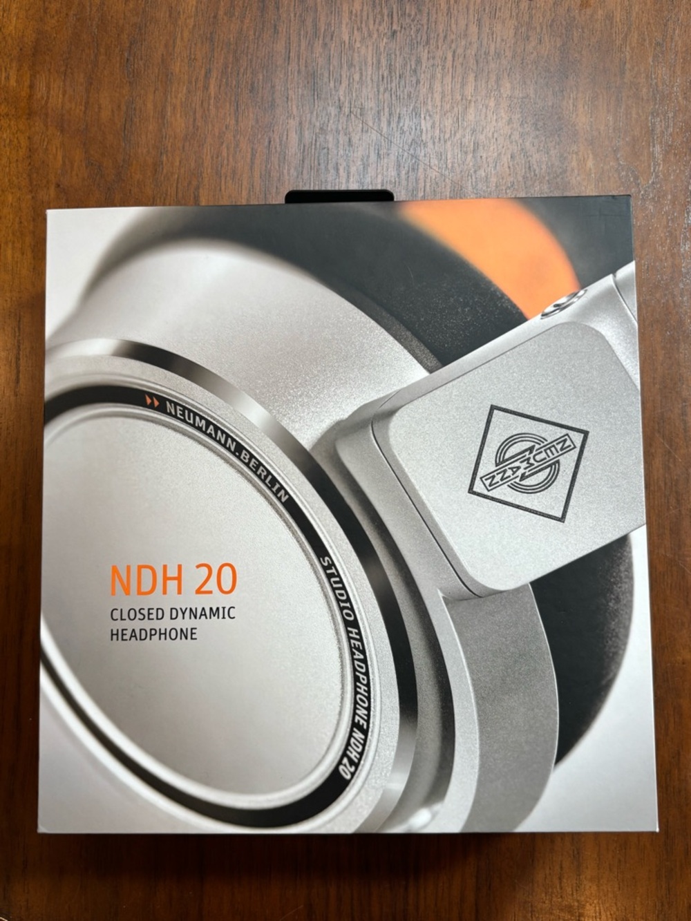 Neumann NDH 20 Over-Ear Closed Dynamic Headphones - Silver